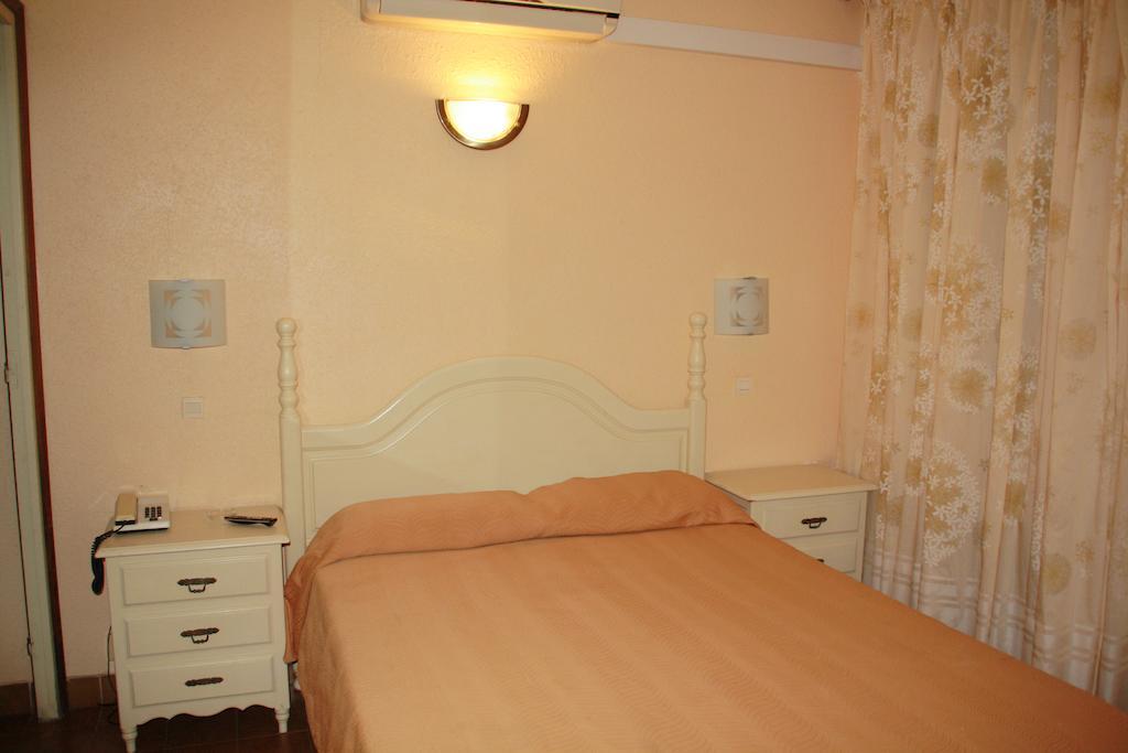 Hotel La Masia Portbou Rom bilde
